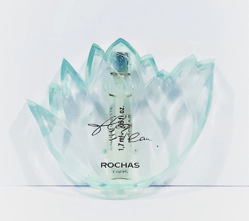 ROCHAS - FLEUR D'EAU : COQUE EN PLASTIQUE COMPORTANT UN TUBE D'ESSAI