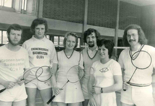 1.Mannschaft 1974/75 von links: Hans-Werner Stein, Lothar Schmitt, Uschi Sewerin, Peter Sewerin, Christa Franzen und Volkmar Holenstein