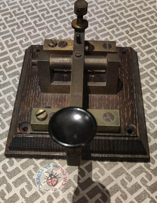 Dutch postal key made by SINUS Co.