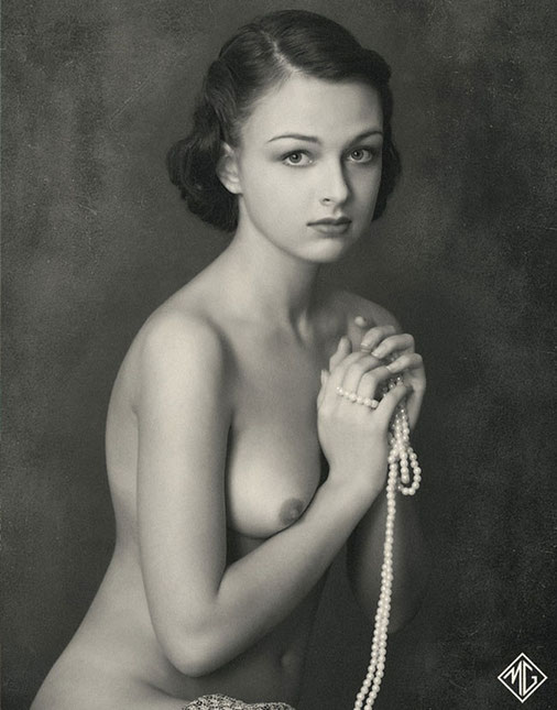 Retro nude girls