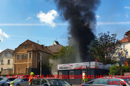 Feuerwehr; Blaulicht; Fotokerschi.at; Brand; Werkstättencontainer; Bad Hall;