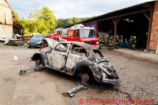 Feuerwehr, Blaulicht, Fotokerschi.at, Brand, PKW, VW Käfer, Prambachkirchen