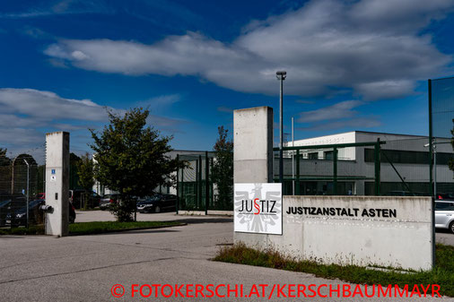 Feuerwehr; Blaulicht; Fotokerschi.at; Brand; Justizanstalt; Asten