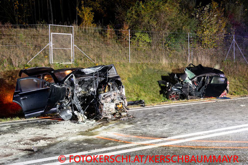 Feuerwehr; Blaulicht; Fotokerschi.at; Unfall; PKW; Steyrer Bundesstraße; Enns; B309;