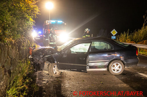 Feuerwehr; Blaulicht; Fotokerschi.at; PKW; Unfall; Polizeikontrolle; Flucht; B129;