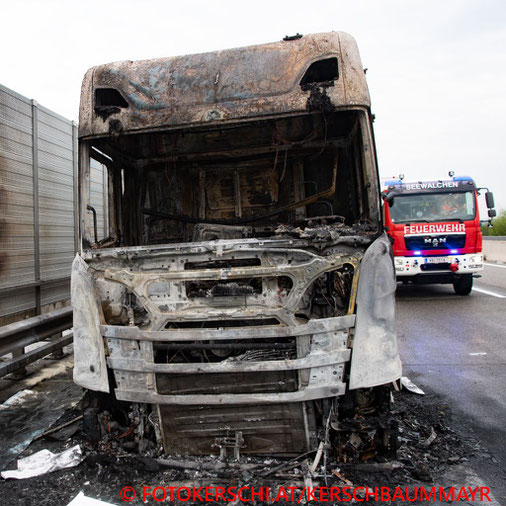 Feuerwehr, Blaulicht, Fotokerschi.at, LKW, Brand, A1, Schörflein, Regau