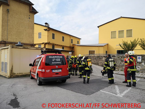 Feuerwehr, Blaulicht, Fotokerschi.at, Brand, Gewerbebetrieb, Papiertrocknungsanlage, FF Schwertberg