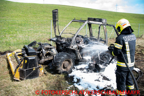 Feuerwehr, Blaulicht, Fotokerschi.at, Brand, Mähgerät, Asfinag