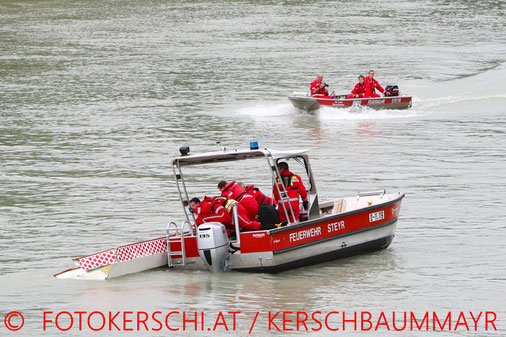 Feuerwehr, Blaulicht, Fotokerschi.at, Brand, Küche, Ansfelden