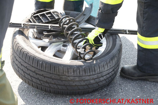 Feuerwehr, Blaulicht, Fotokerschi.at, Unfall, B131, Lindham, PKW, Walding, Kollision