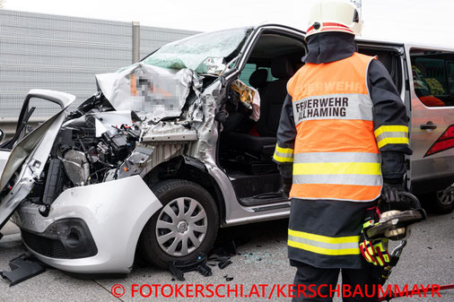 Feuerwehr, Blaulicht, Unfall, A1, Sattledt, PKW, LKW, Fotokerschi.at