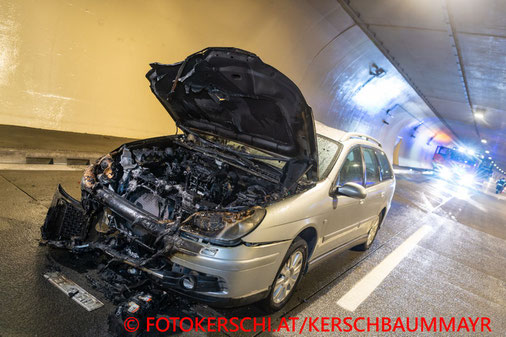 Feuerwehr; Blaulicht; Fotokerschi.at; PKW-Brand; S10; Götschkatunnel;