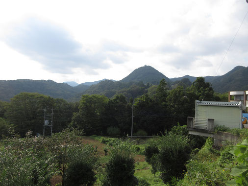 戦国時代、この近辺では最大級の山城である「大倉砦」が築かれていたそうで、よって見晴らしも抜群