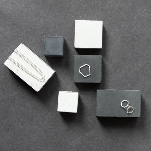 Concrete Prism Mix PASiNGA Geometric Jewellery Displays
