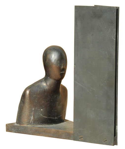 Mensch und Mass VII, 1997, Höhe 30 cm (Wände), 20,7 cm (Figur)