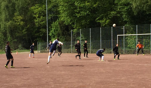 Alexander "Speedster" Schulze, Nr. 9, traf spät aber immerhin zwei Mal.