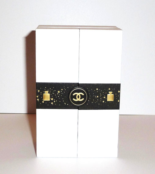 CHANEL - BOÎTE CADEAU OFFERTE EN PARFUMERIE (VIDE)