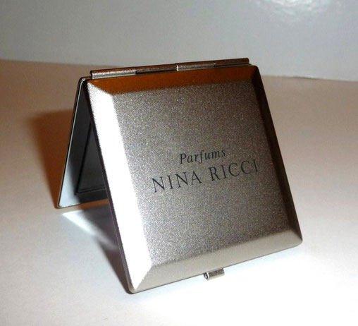 NINA RICCI - DOUBLE MIROIR EN METAL ARGENT BROSSE
