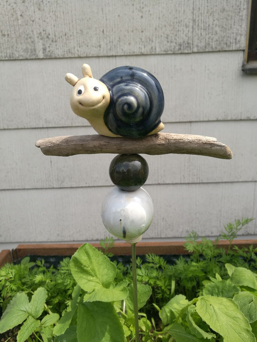 Keramik Ton Töpfern Stele Schnecke klein blau weiß