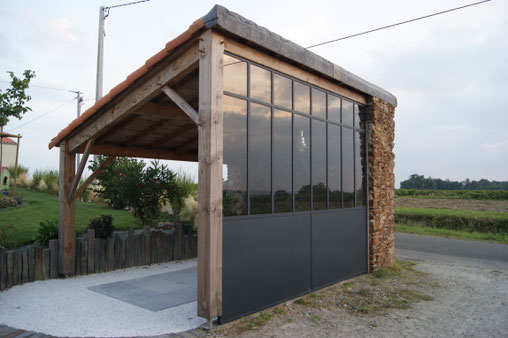 verriere d'angle avec porte coulissante sur rail fer plat
