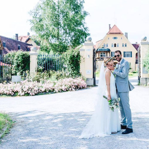 Erfahrung Freie Trauung, Bewertung Strauß und Fliege, Erfahrungsbericht freier Redner, Hochzeit Blog, Erfahrung Hochzeitsredner, Strauß & Fliege