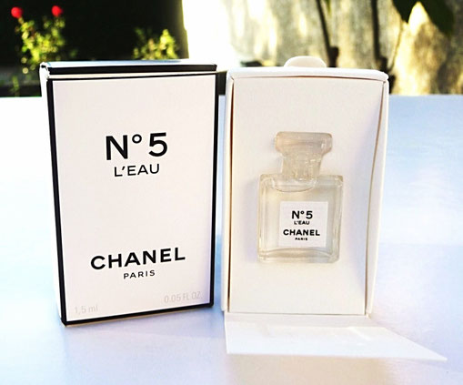 2016 - N° 5 L'EAU : MINIATURE SOUS DOUBLE BOÎTE