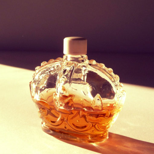 DEVONSHIRE PERFUMES TORONTO : FLACON VU DE BIAIS
