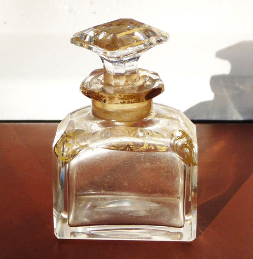 FLACON NAPOLEON III - EN CRISTAL AVEC MOTIFS OR