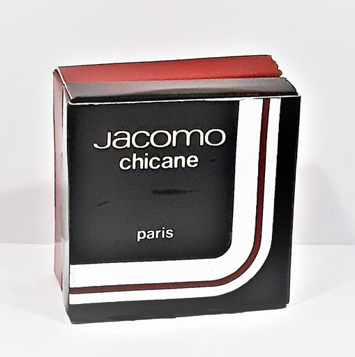 DESSUS DU COFFRET MONTRANT LA BOÎTE DE LA MINIATURE CHICANE