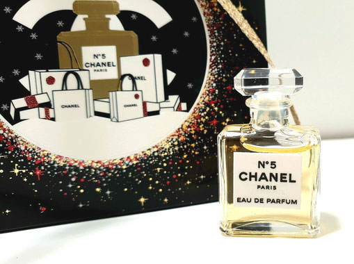 2019 - CHANEL - N° 5 EAU DE PARFUM : PRESENTATION SPECIALE NOËL 2019