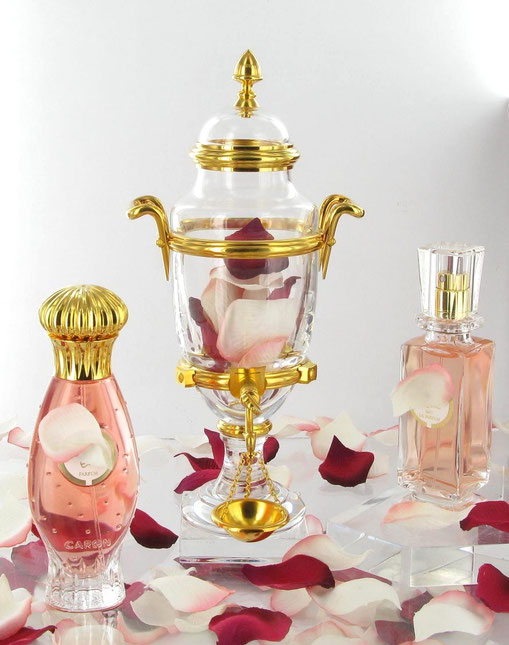 LA GAMME DELIRE DE ROSES - CETTE FRAGRANCE FAIT PARTIE DES FRAGRANCES QUI SE REMPLISSENT A LA FONTAINE