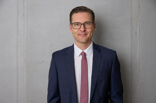 Medizinrecht und Versicherungsrecht.