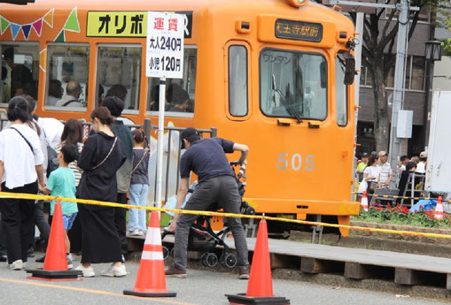 段差は人の流れを悪くする 車いすは不可能