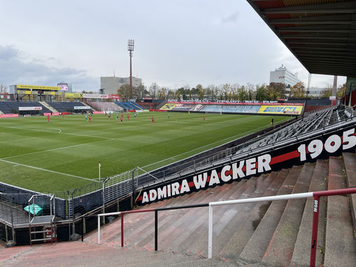 Am Vormittag ging es bei bescheidenem Wetter gegen Rapid los