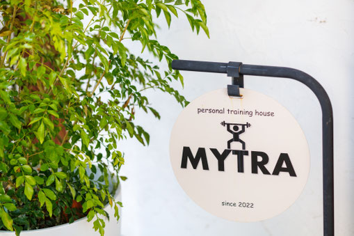 MYTRAでは、より安定したサポートと指導の質向上を目的として、 今春よりスタッフ増員を行い、指導体制を整えてまいります🔥  新たに加わるスタッフは、より専門的な資格を保有し、厳しい社内研修を経たうえで指導にあたりますので、これまで以上に安心してトレーニングを受けていただける環境になります🏋️  詳細につきましては、改めてご案内させていただきます☺️  本年もMYTRAは、皆さんの理想と健康のためにスタッフ一同、全力でサポートしてまいります🔥  今後とも、どうぞよろしくお願いいたします🤗！