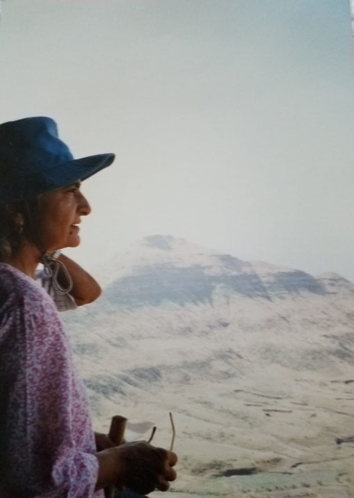 Meheru, outside Nasik looking for the BHORGAD CAVE in 1995, looking for the taken by Kristin Crawford.