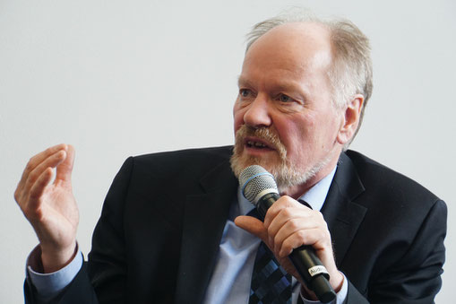 Dr. Wulf-Dietrich Leber