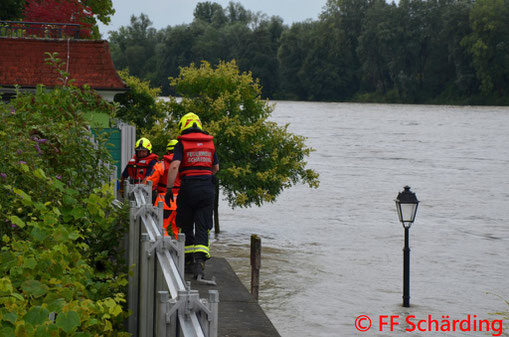 Feuerwehr; Blaulicht; BFKDO Schärding; PKW; Unfall; St. Marienkirchen;