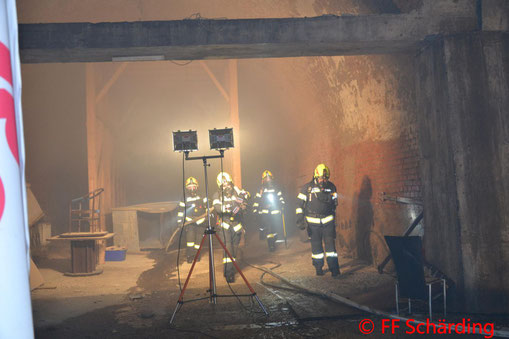 Feuerwehr; Blaulicht; FF Schärding; Brand; Gewölbekeller;