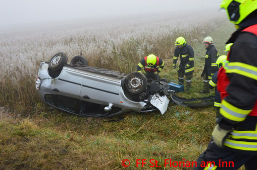 Feuerwehr; Blaulicht; BFKDO Schärding; PKW; Unfall; Frontalzusammenstoß; FF Münzkirchen; L515;