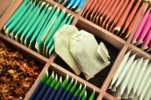 Ein riesiges Potenzial liegt im Zusatzverkauf. Apotheken und Drogerien erhalten in diesem Blog Tipps wie dies mit Ihrem Team umsetzbar ist. Marketing aus der Schweiz, Hinwil bei Zürich, dort ist FlowOn zuhause und bietet einen Service für KMU Betriebe.