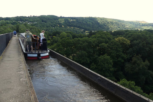 39 Meter über dem Fluss - das Poncysyllte-Aquädukt mit Fahrrinne und Fußgängerweg