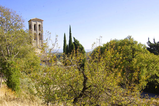 Le campanile de la chapelle romane Notre Dame d'Aubune
