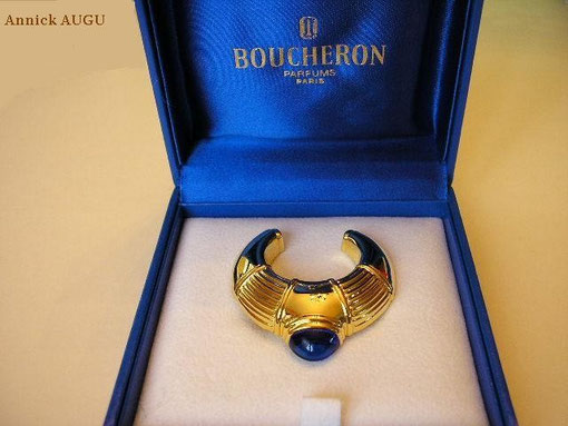 BROCHE DANS SON ECRIN - FORME DE BAGUE