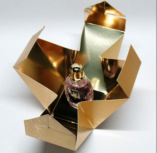 NOËL 2013 - PARISIENNE, EAU DE PARFUM 7,5 ML, PRESENTEE DANS BOÎTE DOREE ICI OUVERTE