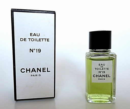 N° 19 - EAU DE TOILETTE : MINIATURE GROSSE CONTENANCE 19 ML