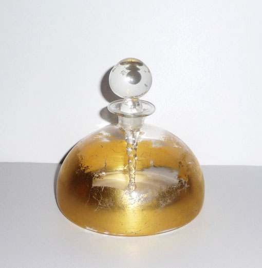 2006 - FLACON EN VERRE SOUFFLE AVEC INJECTION DE POUDRE D'OR A L'INTERIEUR