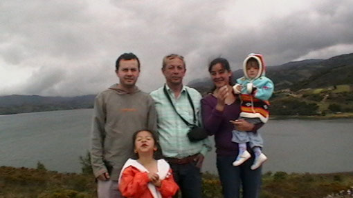 Playa Blanca,  Boyacá - Carlos Julio (Jr.)  Cajurzoo,  María,  Paola Lorena (Jr.),  Camila (Jr.)
