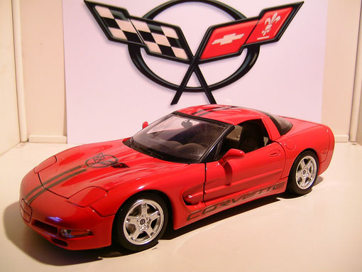 97er Corvette Coupe ( Metall Modell ) Burago