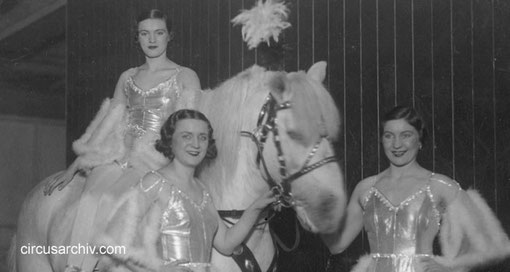 Theresa, Anita & Wanda Medrano - 1934